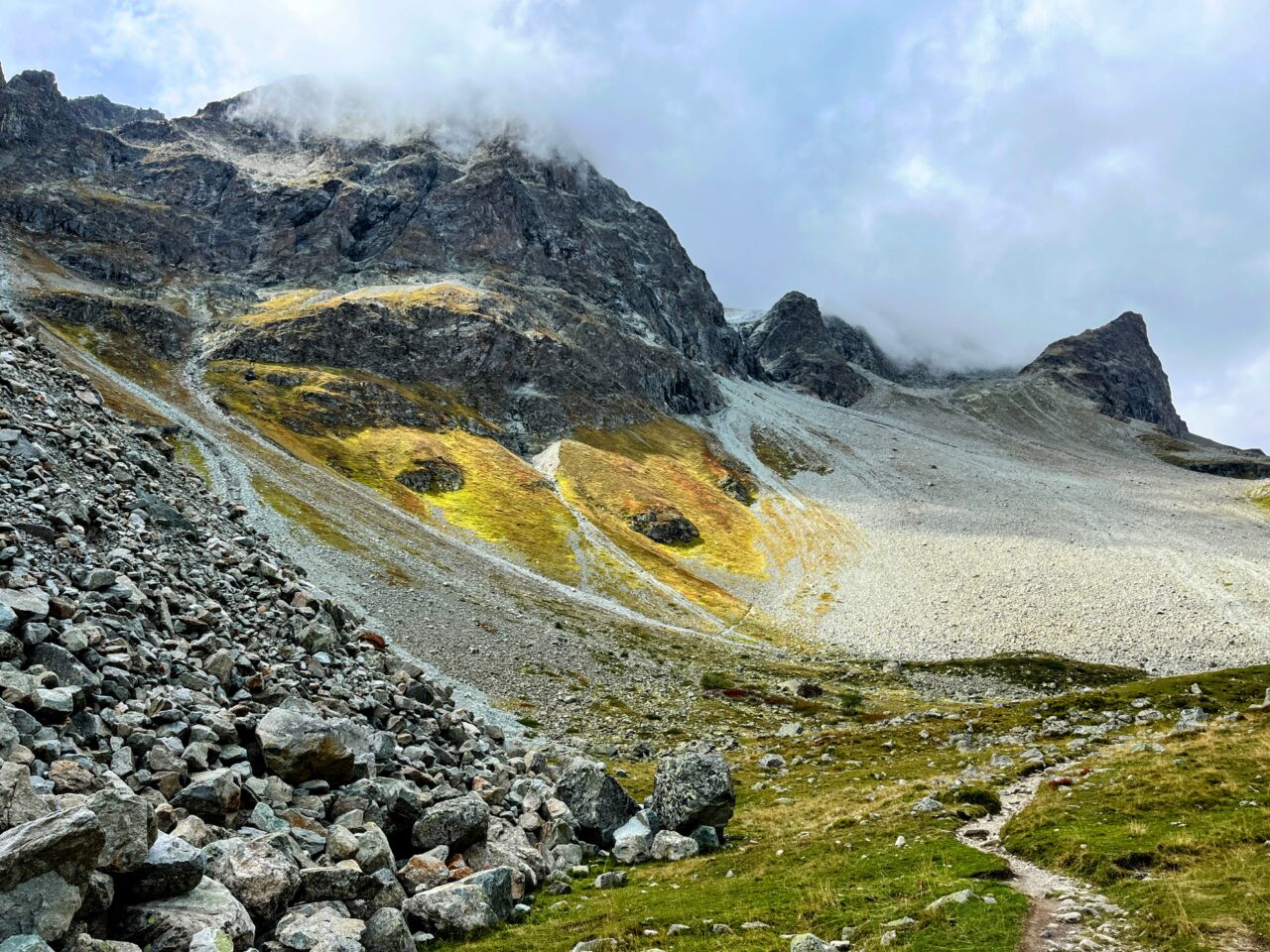 wanderung_bernina_trek_tag_3_jenatschhuette_silvaplana_