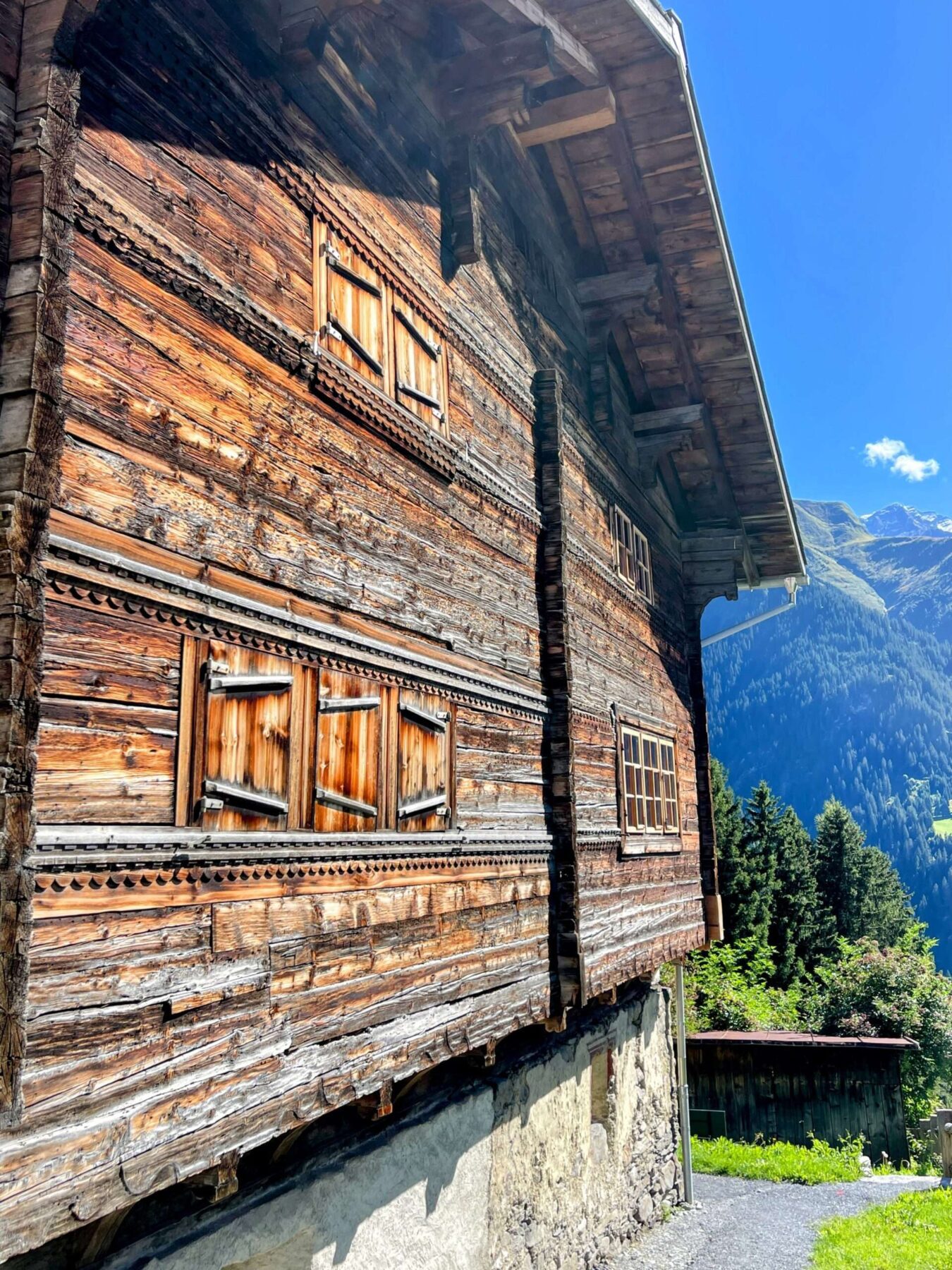 Alpenpässeweg_etappe_8_vella_lumein_