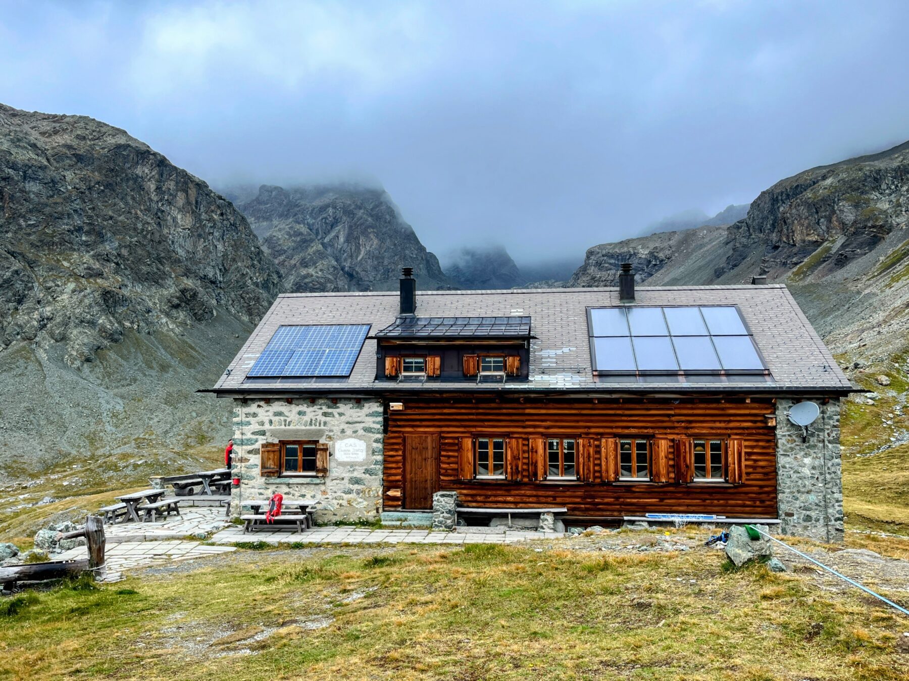 wanderung_bernina_trek_tag_2_eschahuette_jenatschuette_