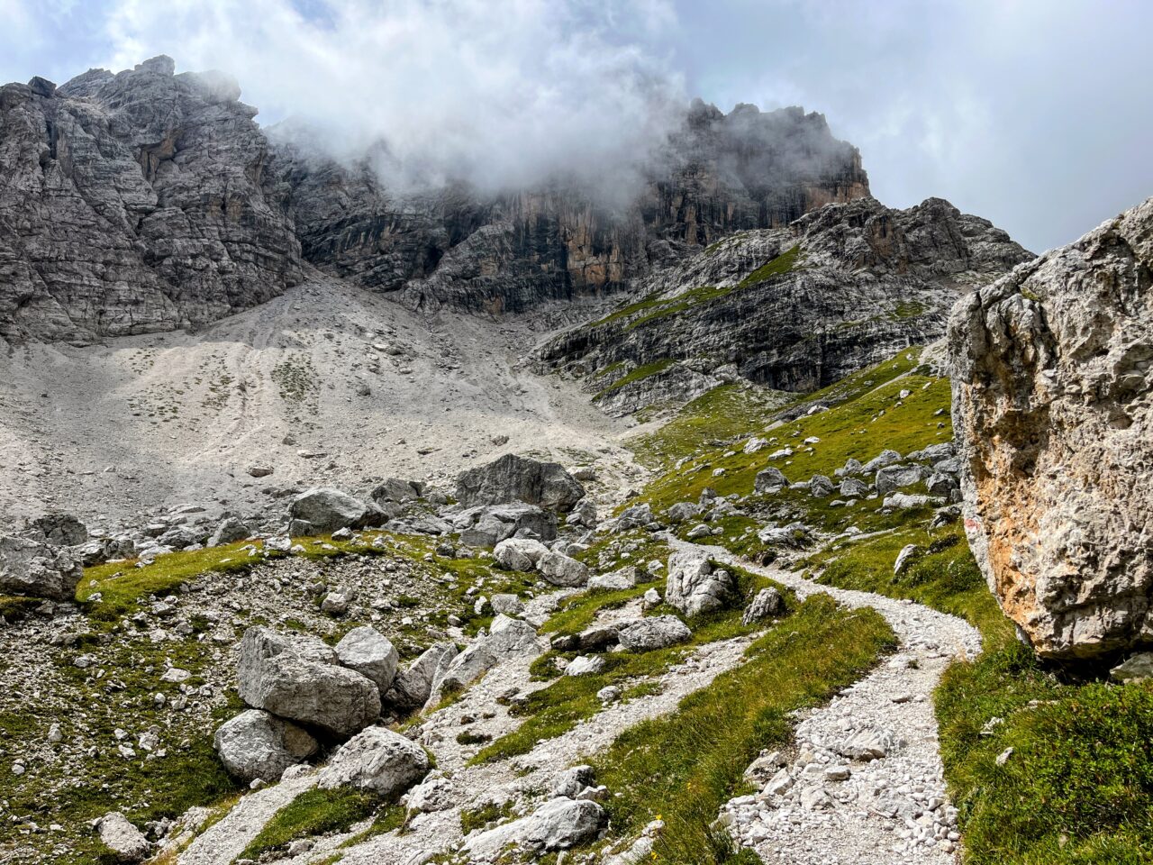 wanderung-rifugio-pedrotti-