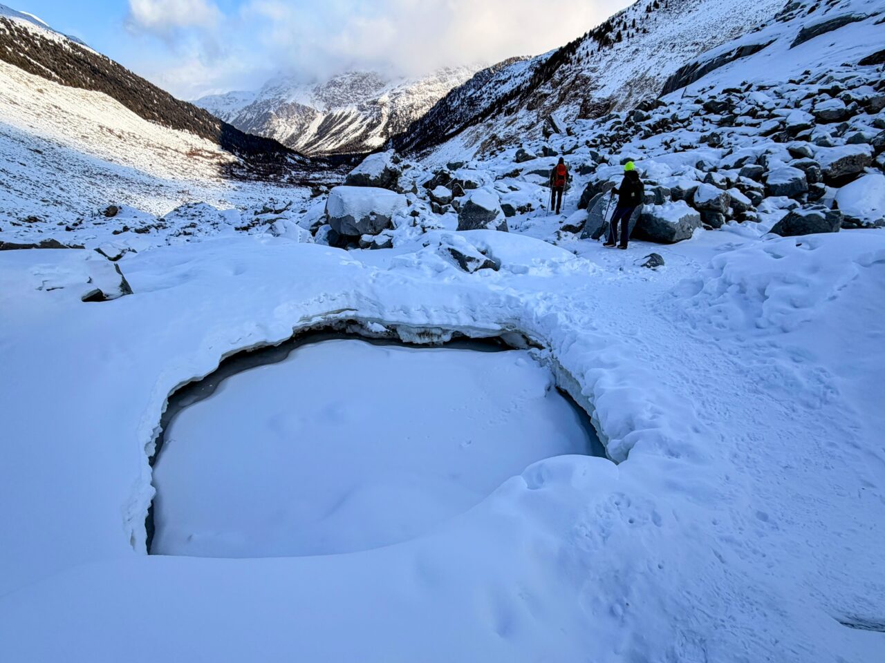schneeschuhwanderung_gletscherhoehle_morteratschgletscher__IMG_9041