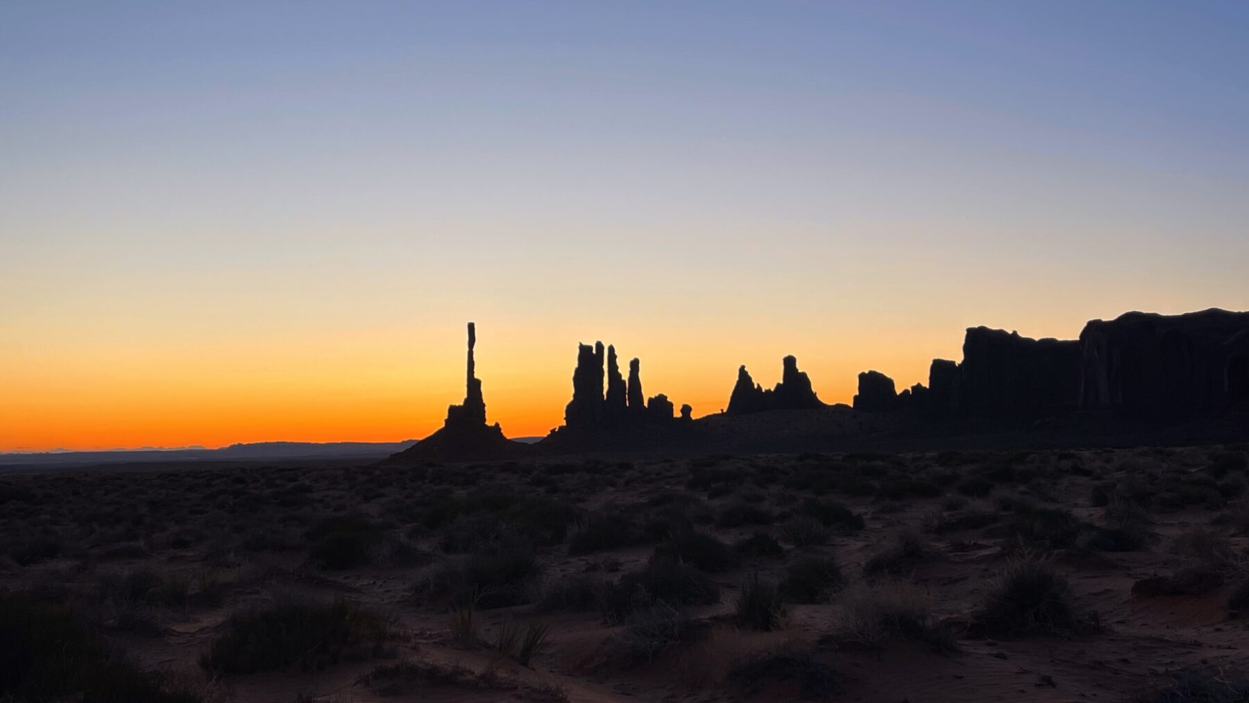 monument_valley_sunrise_hike_