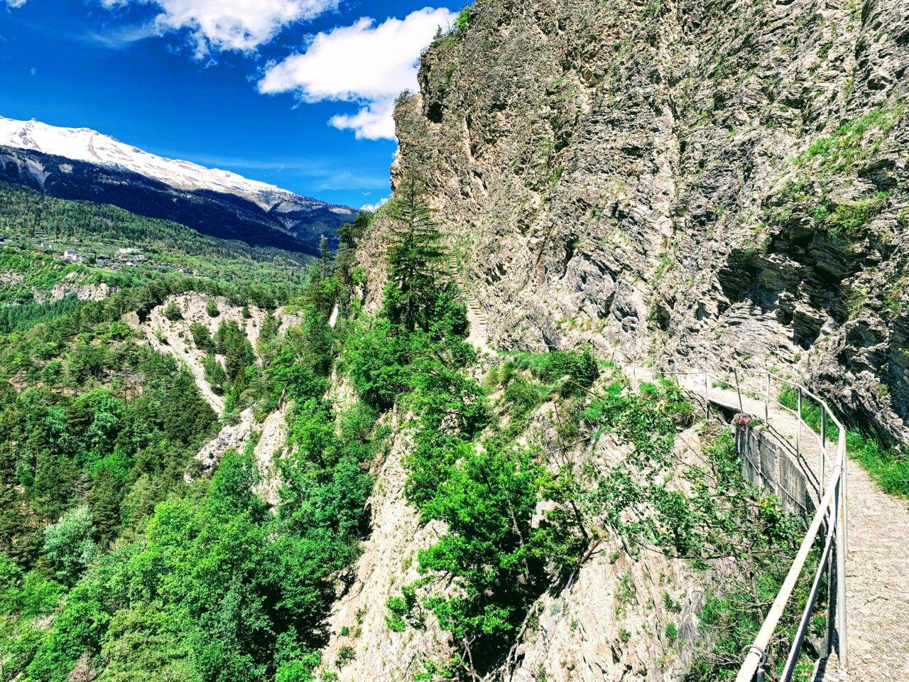 wanderung_bisse_sillonin_lac_souterrain_