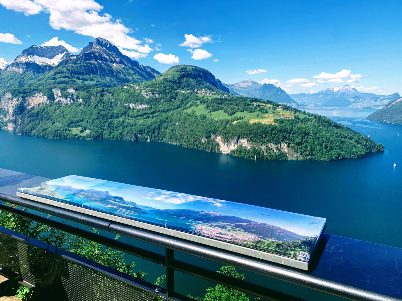 wanderung_weg_der_schweiz_brunnen_flueelen_