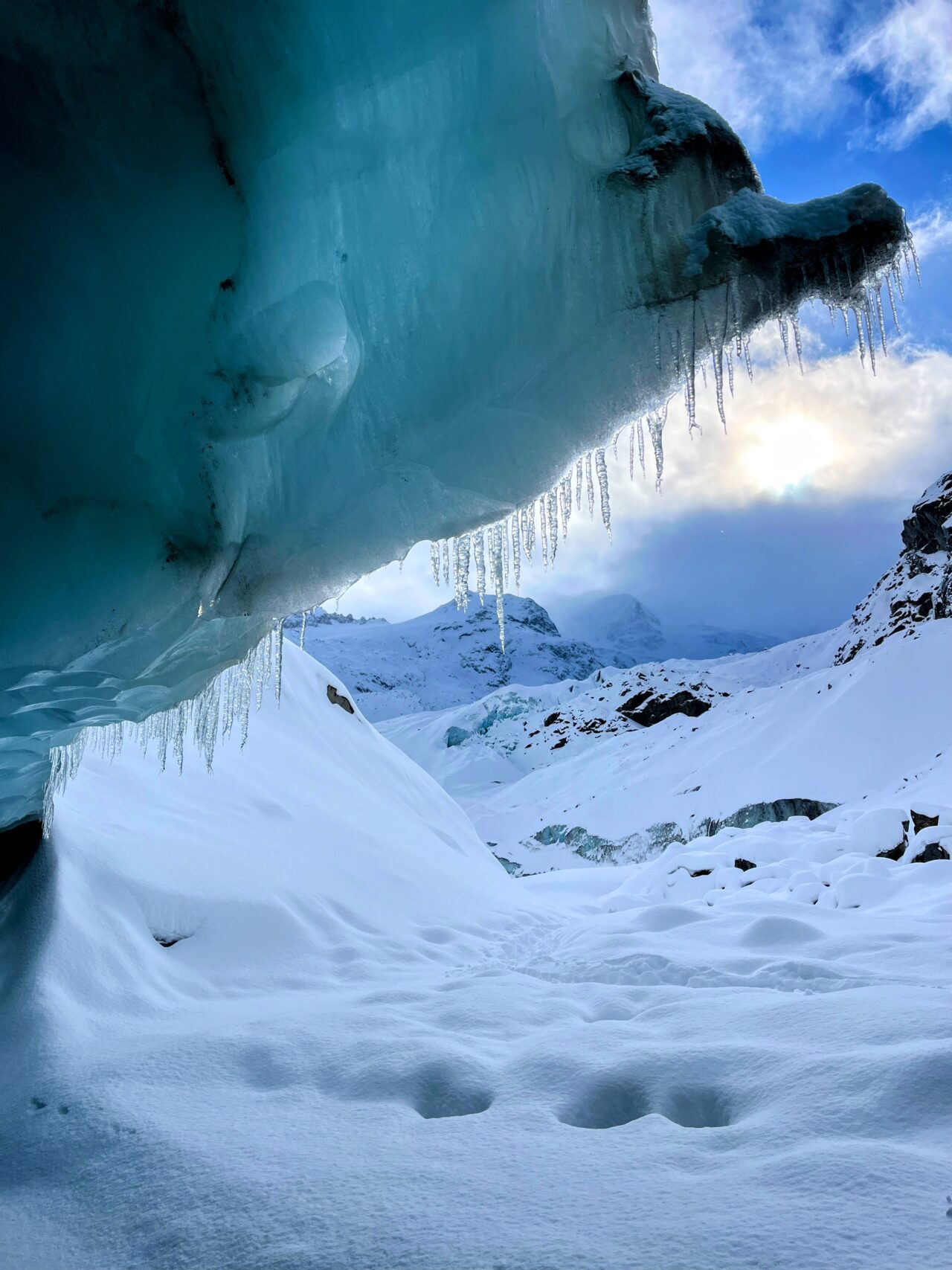 schneeschuhwanderung_gletscherhoehle_morteratschgletscher__IMG_7195