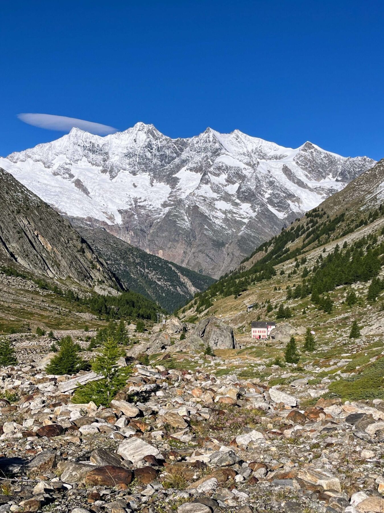 wanderung_saaser_huettentour_tag_2_almagellerhuette_britanniahuette_