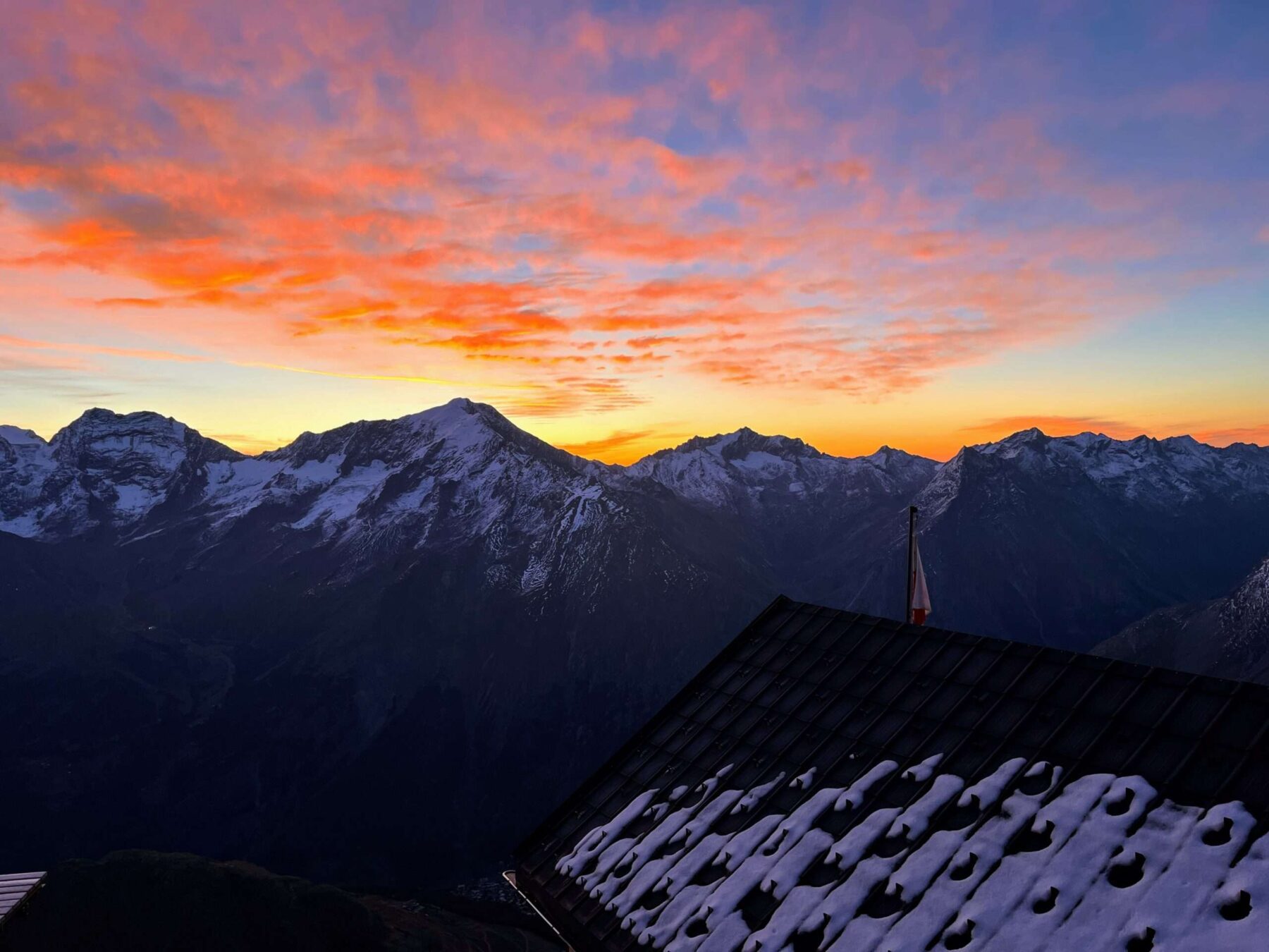 wanderung_saaser_huettentour_tag_4_mischabelhuette_saas_fee_