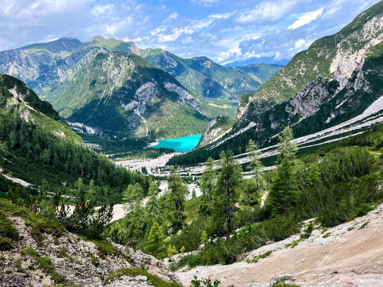 wanderung_dolomiten_hoehenweg_1_etappe_1_pragser_wildsee_rifugio_sennes_