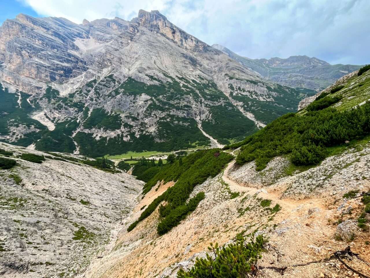 wanderung_dolomiten_hoehenweg_1_etappe_3_rifugio_lavarella_rifugio_lagazuoi_