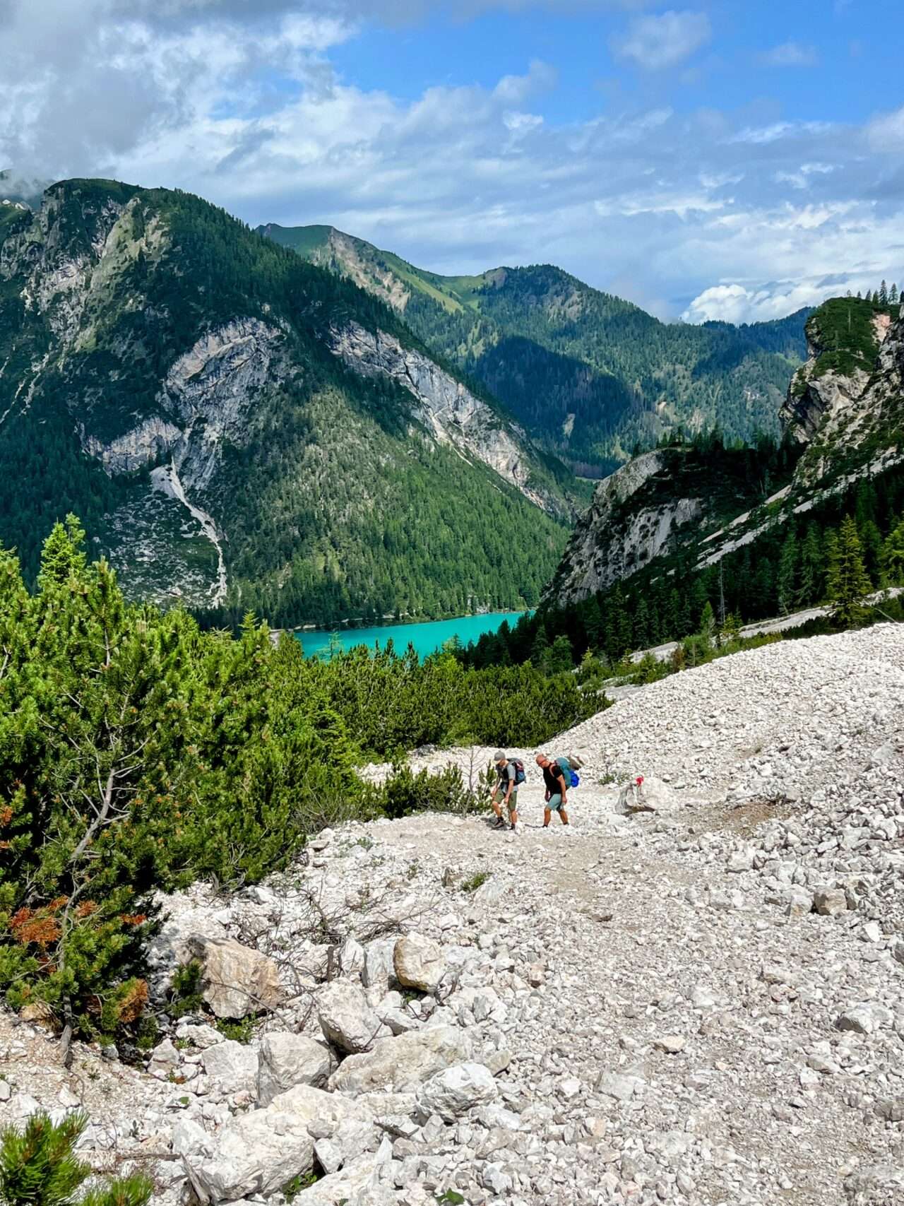 wanderung_dolomiten_hoehenweg_1_etappe_1_pragser_wildsee_rifugio_sennes_