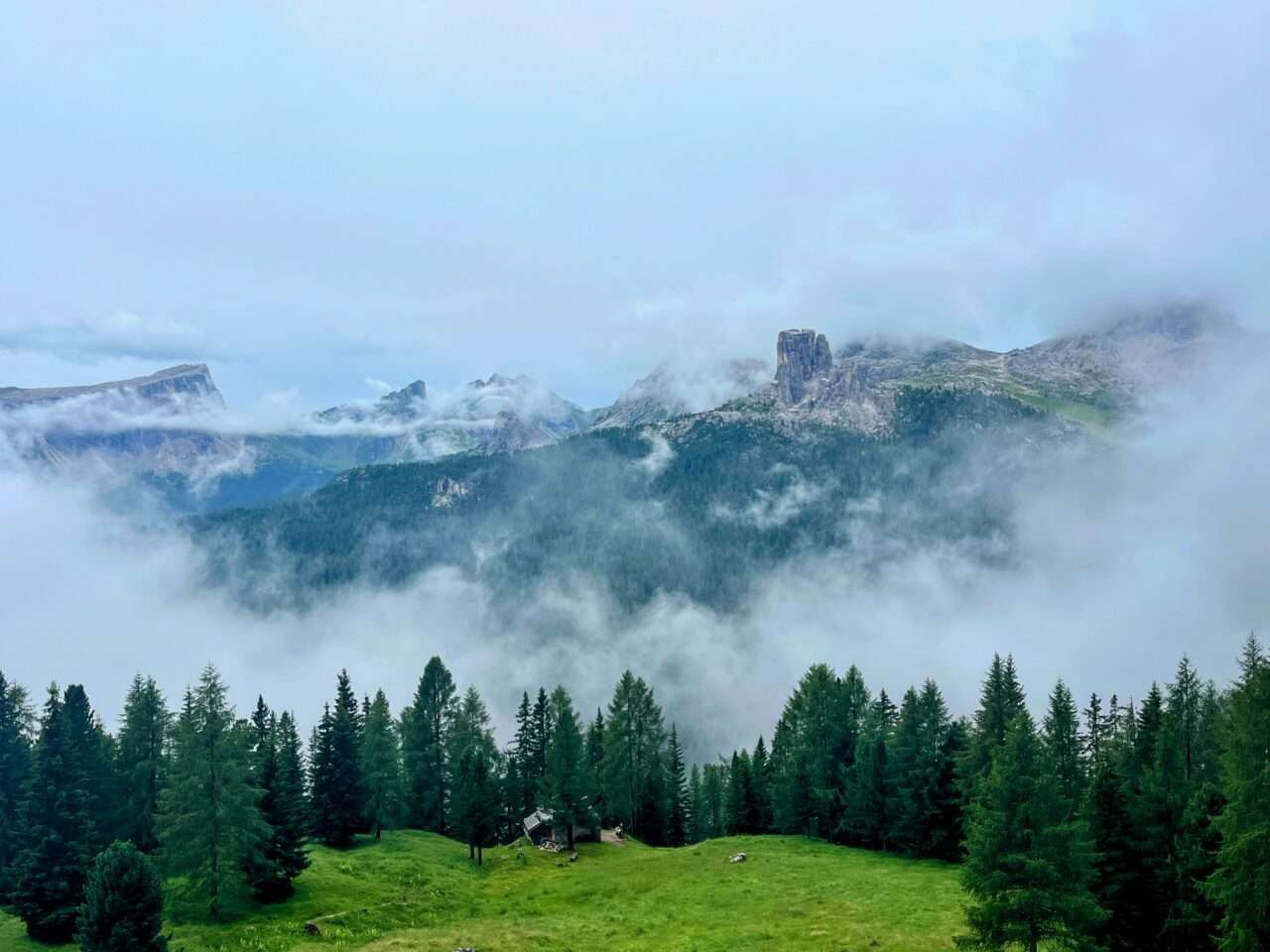 wanderung_dolomiten_hoehenweg_1_etappe_4_rifugio_lagazuoi_rifugio_cinque_torri_