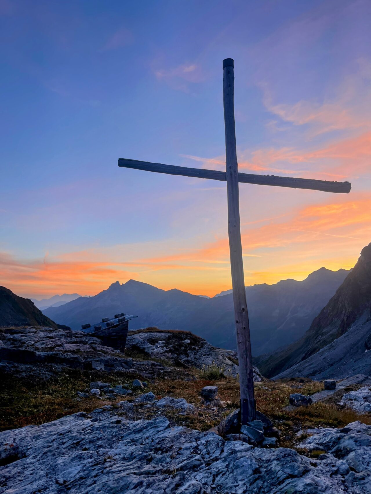 wanderung_alpenpaesseweg_etappe_29_cabane_de_prafleuri_cabane_de_louvie_