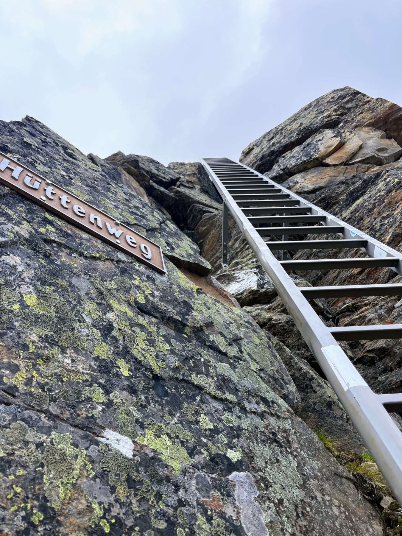 wanderung_saaser_huettentour_tag_3_britanniahuette_mischabelhuette_