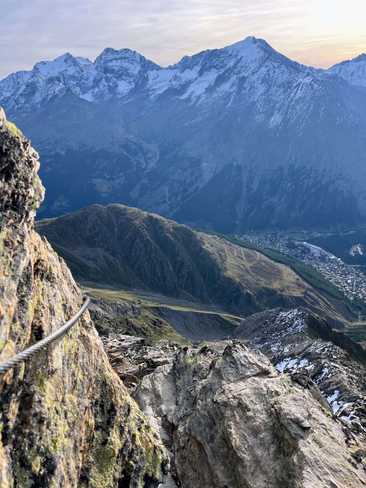 wanderung_saaser_huettentour_tag_4_mischabelhuette_saas_fee_