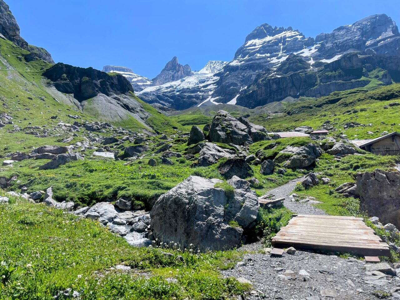 wanderung_fruendenhuette_fruendenschnur_panoramaweg_oeschinensee_heubergrunde_kandersteg_