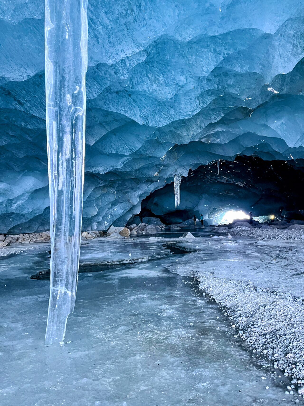 schneeschuhwanderung_gletscherhoehle_morteratschgletscher_