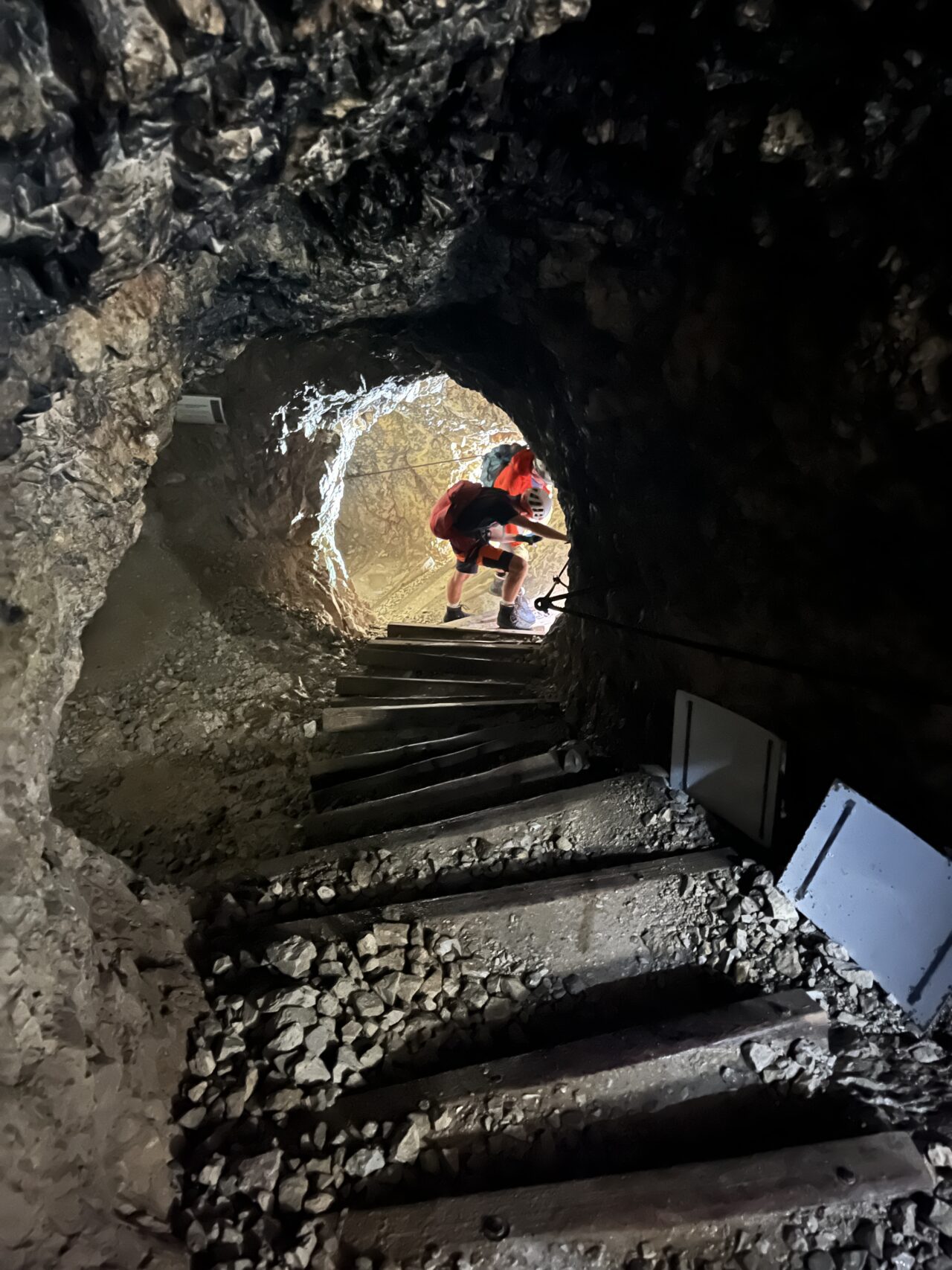 klettersteig_kaiserjägersteig_lagazuoi_tunnel_
