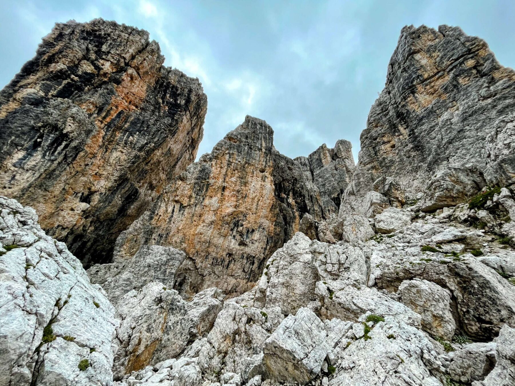 wanderung_dolomiten_hoehenweg_1_etappe_4_rifugio_lagazuoi_rifugio_cinque_torri_