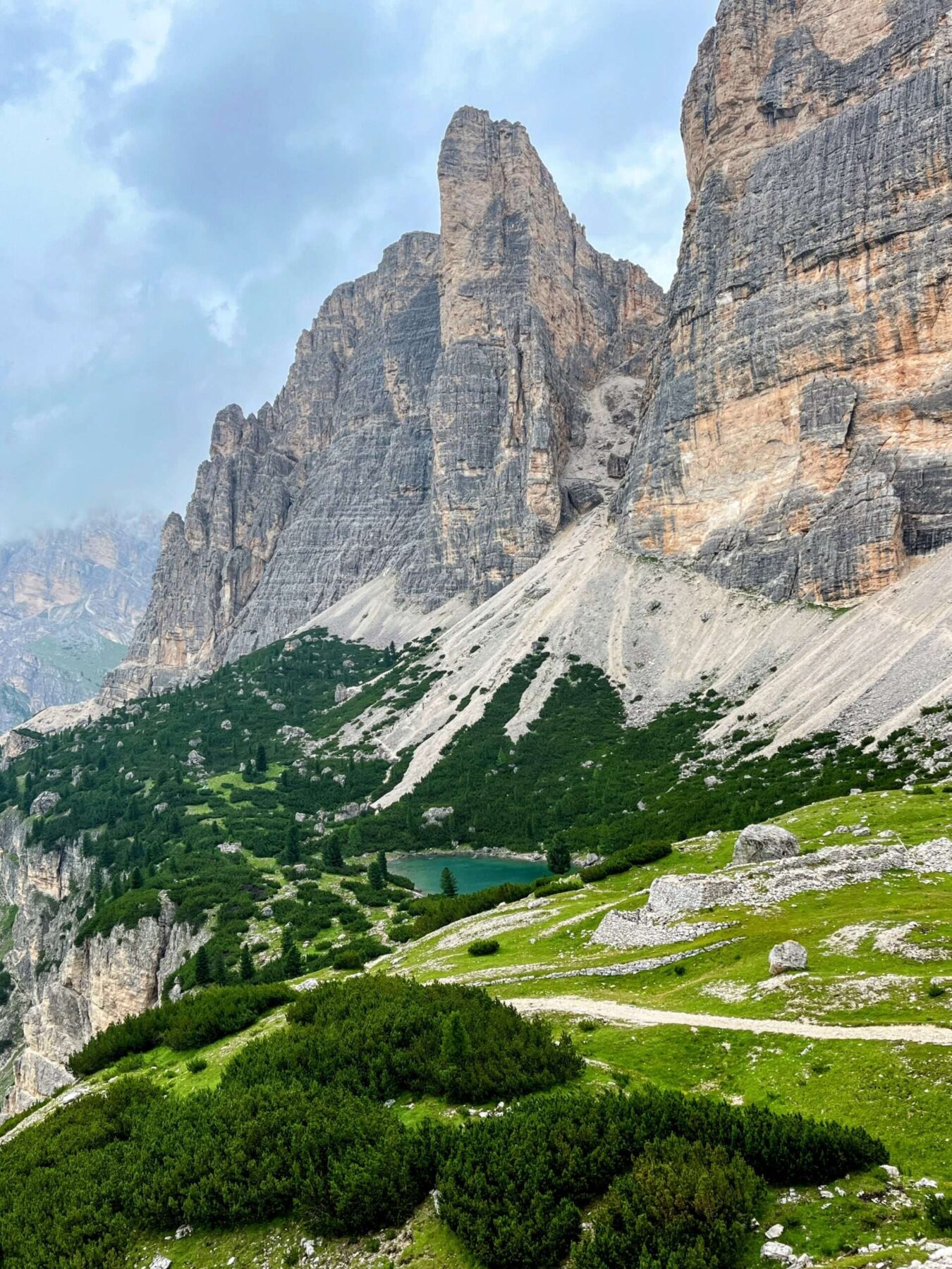 wanderung_dolomiten_hoehenweg_1_etappe_3_rifugio_lavarella_rifugio_lagazuoi_