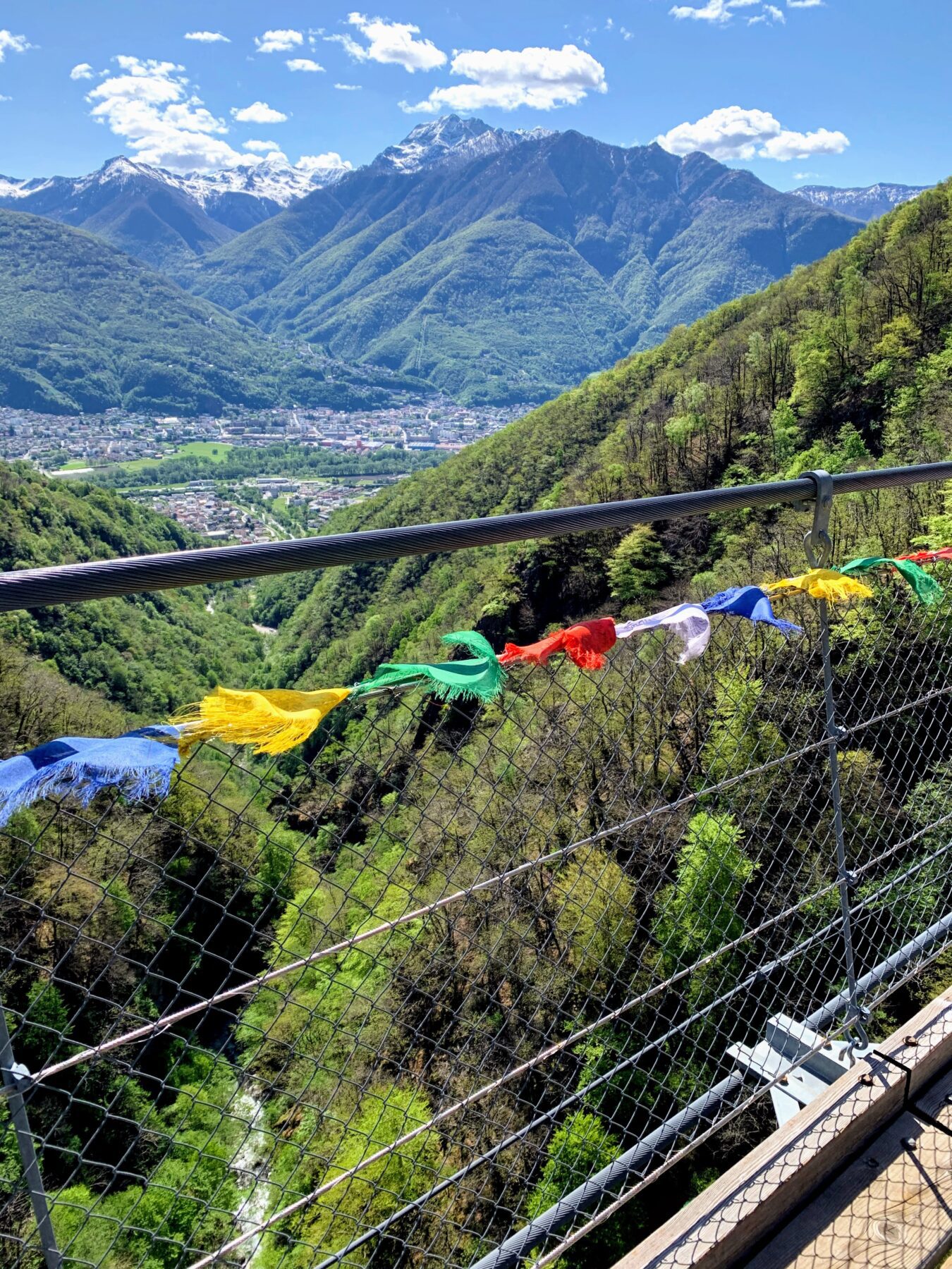 wanderung_tibetische_haengebruecke_carasc_