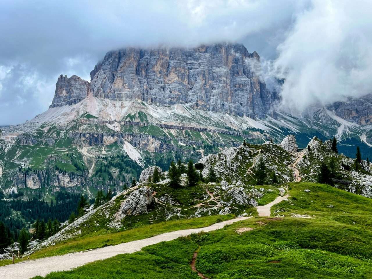 wanderung_dolomiten_hoehenweg_1_etappe_4_rifugio_lagazuoi_rifugio_cinque_torri_
