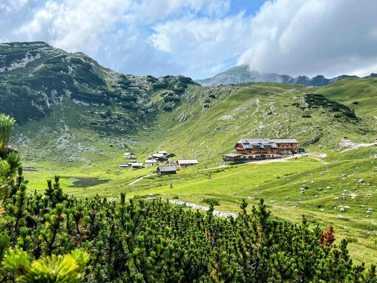 wanderung_dolomiten_hoehenweg_1_etappe_1_pragser_wildsee_rifugio_sennes_