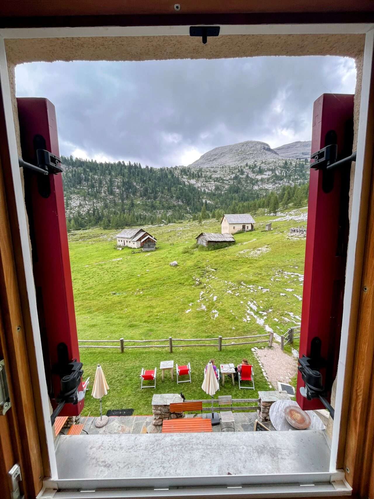 wanderung_dolomiten_hoehenweg_1_etappe_2_rifugio_sennes_rifugio_lavarella_