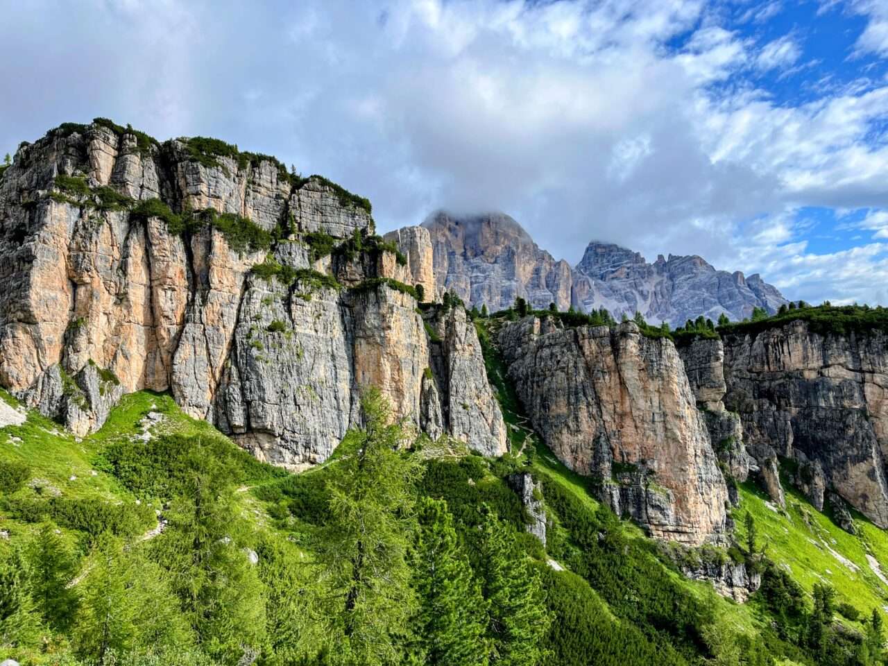 wanderung_dolomiten_hoehenweg_nr_1_etappe_5_rifugio_cinque_torri_rifugio_aquileia_