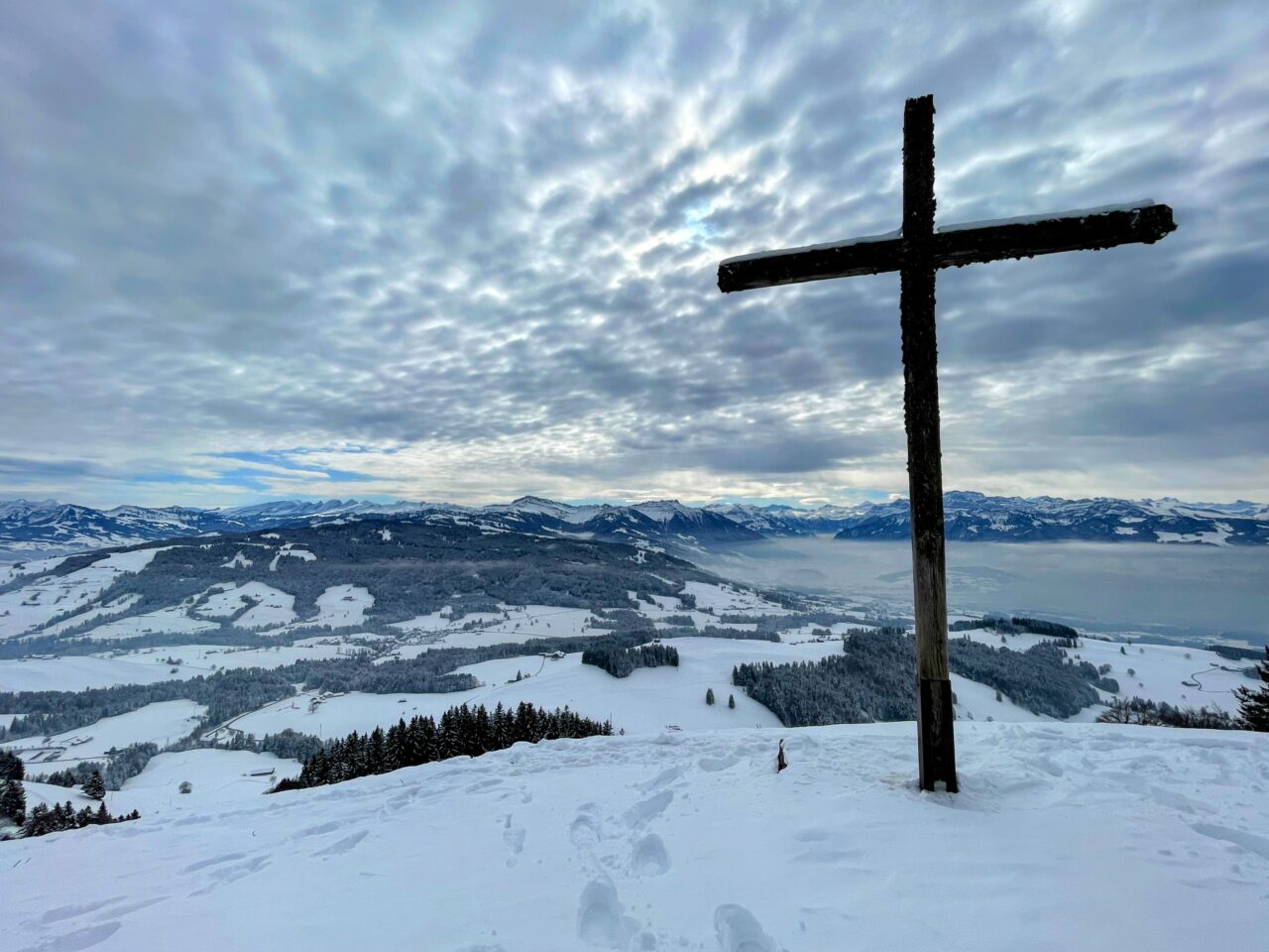 schneeschuhwanderung_atzmaennig_chruezegg_