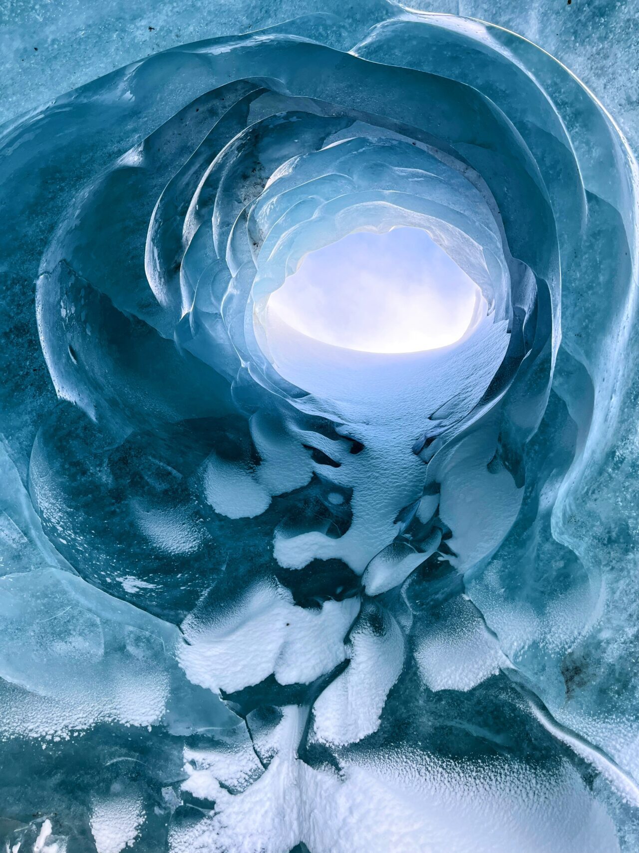schneeschuhwanderung_gletscherhoehle_morteratschgletscher__IMG_7187