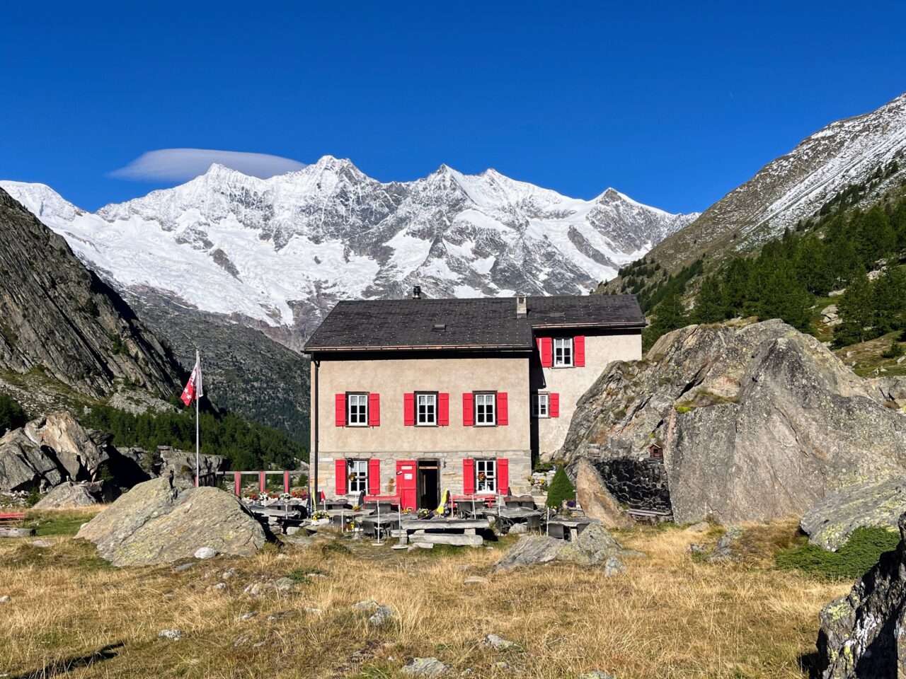 wanderung_saaser_huettentour_tag_2_almagellerhuette_britanniahuette_