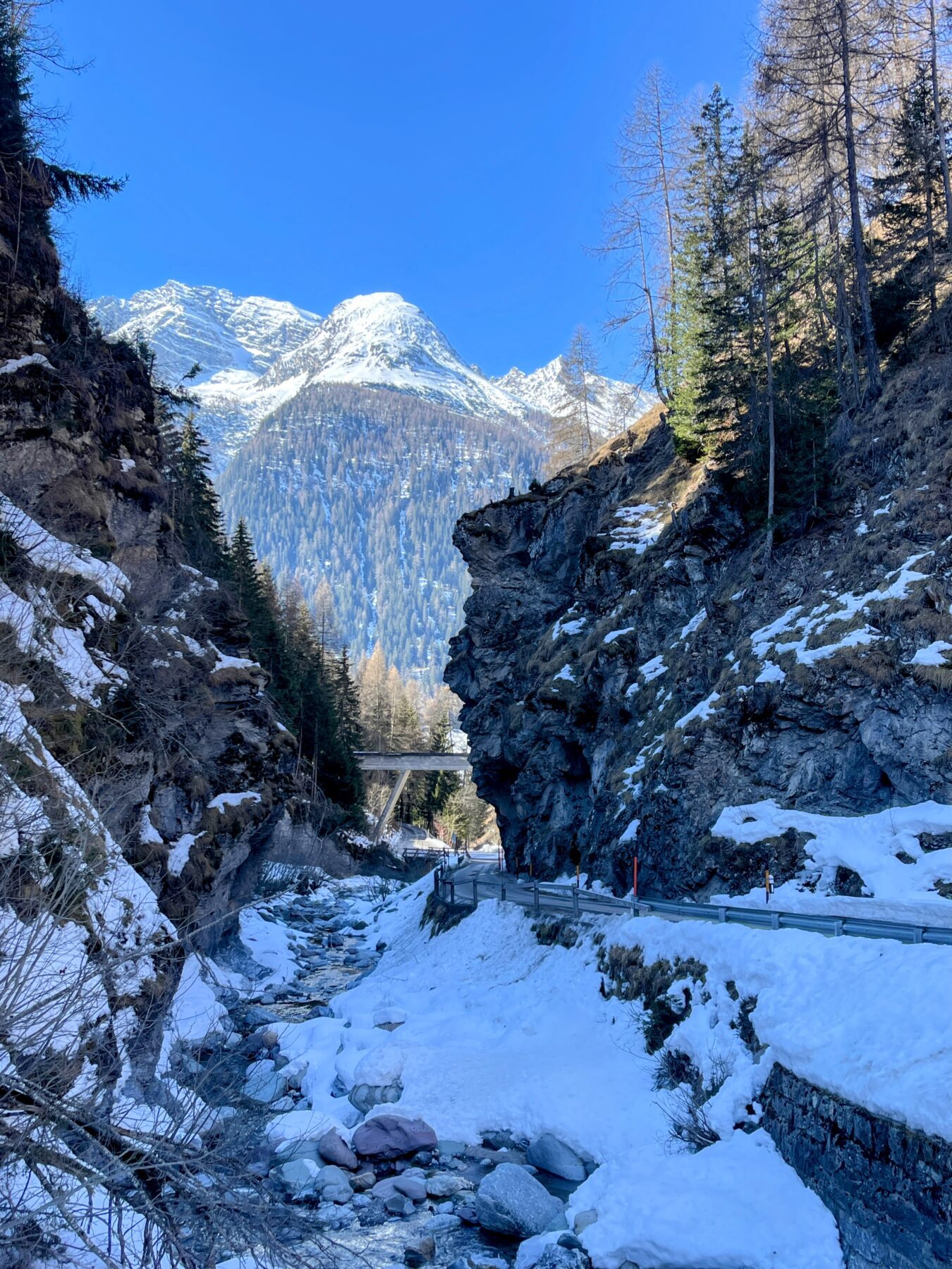schneeschuhwanderung_berguen_keschhuette_