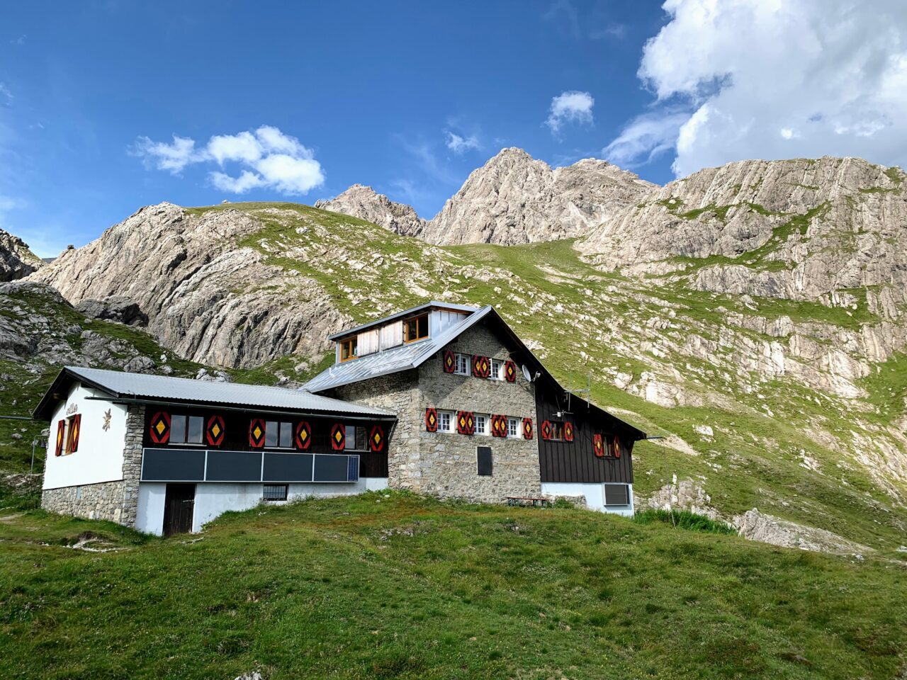 alpenueberquerung_mit-kindern_tag_3_madau_wuerttemberger_haus_