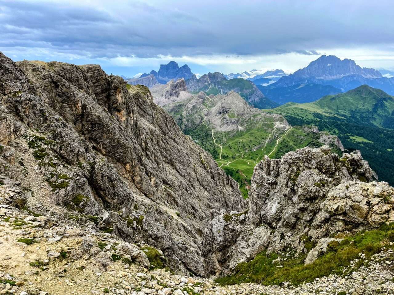 wanderung_dolomiten_hoehenweg_1_etappe_3_rifugio_lavarella_rifugio_lagazuoi_
