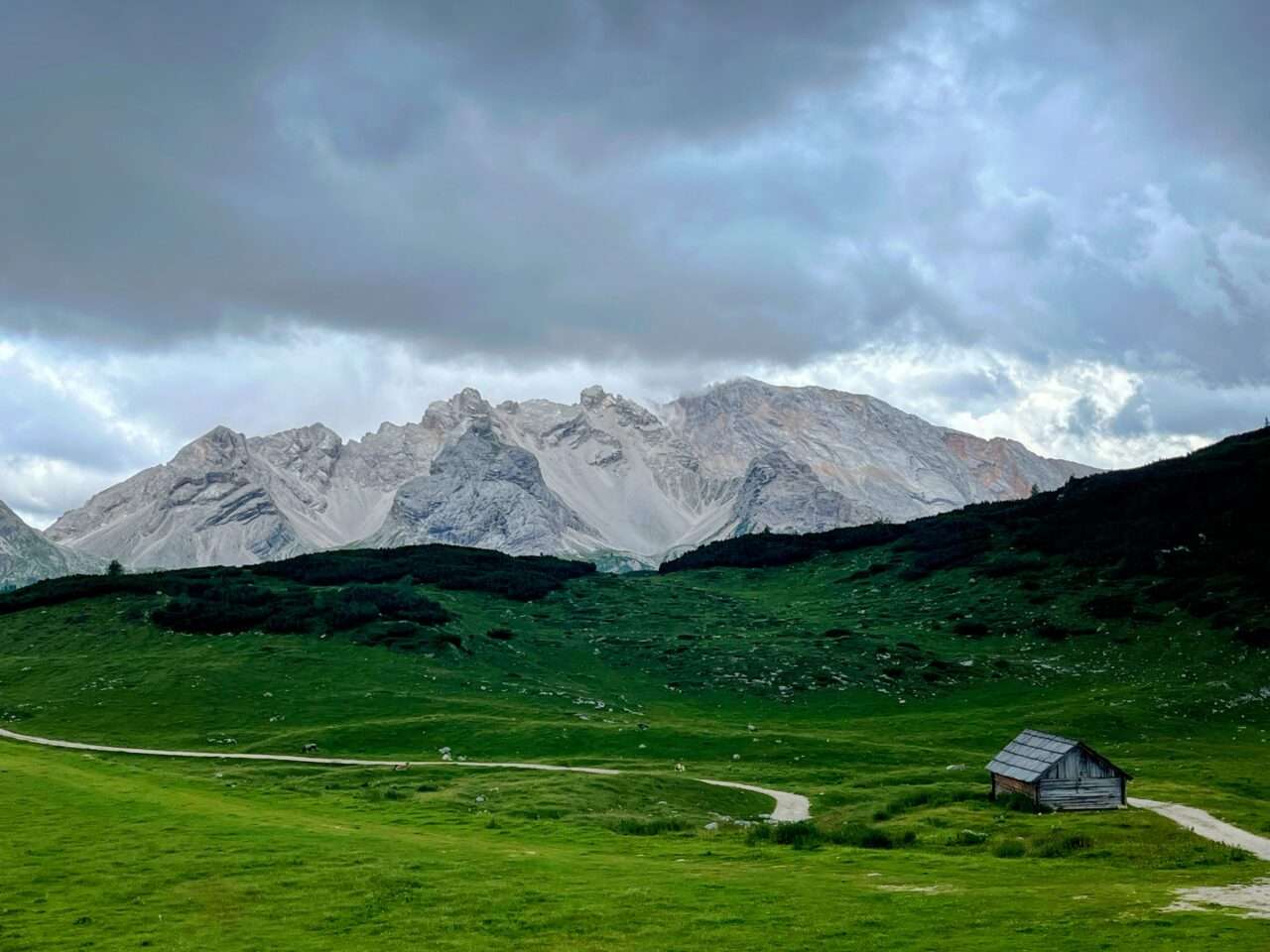 wanderung_dolomiten_hoehenweg_1_etappe_1_pragser_wildsee_rifugio_sennes_