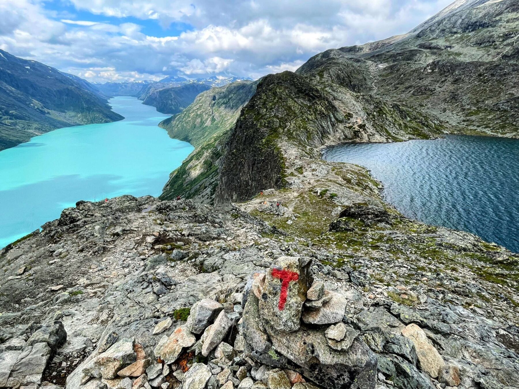 jotunheimen_wanderung_memurubu_besseggen_gjendesheim_