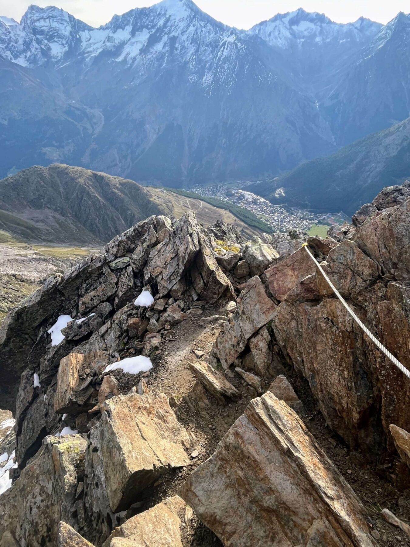 wanderung_saaser_huettentour_tag_4_mischabelhuette_saas_fee_