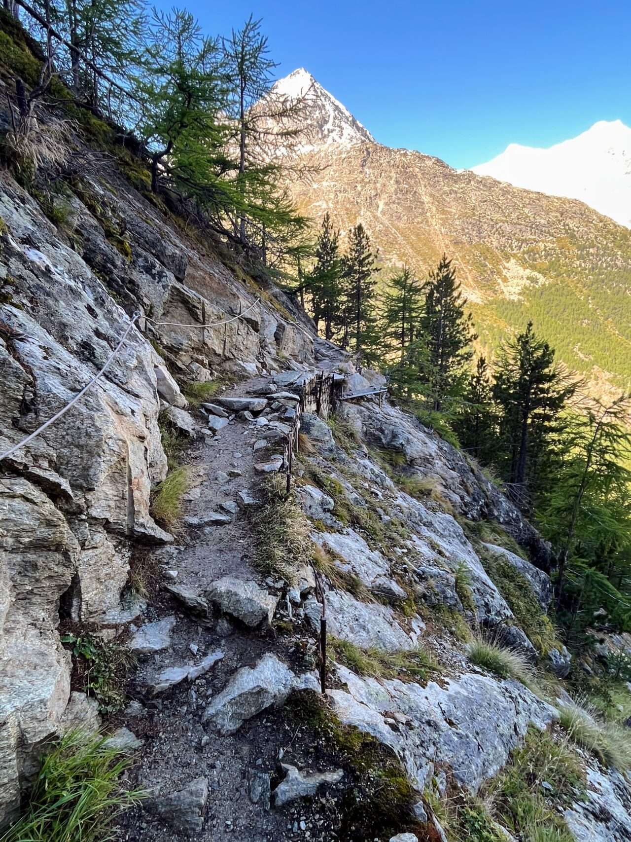 wanderung_saaser_huettentour_tag_2_almagellerhuette_britanniahuette_