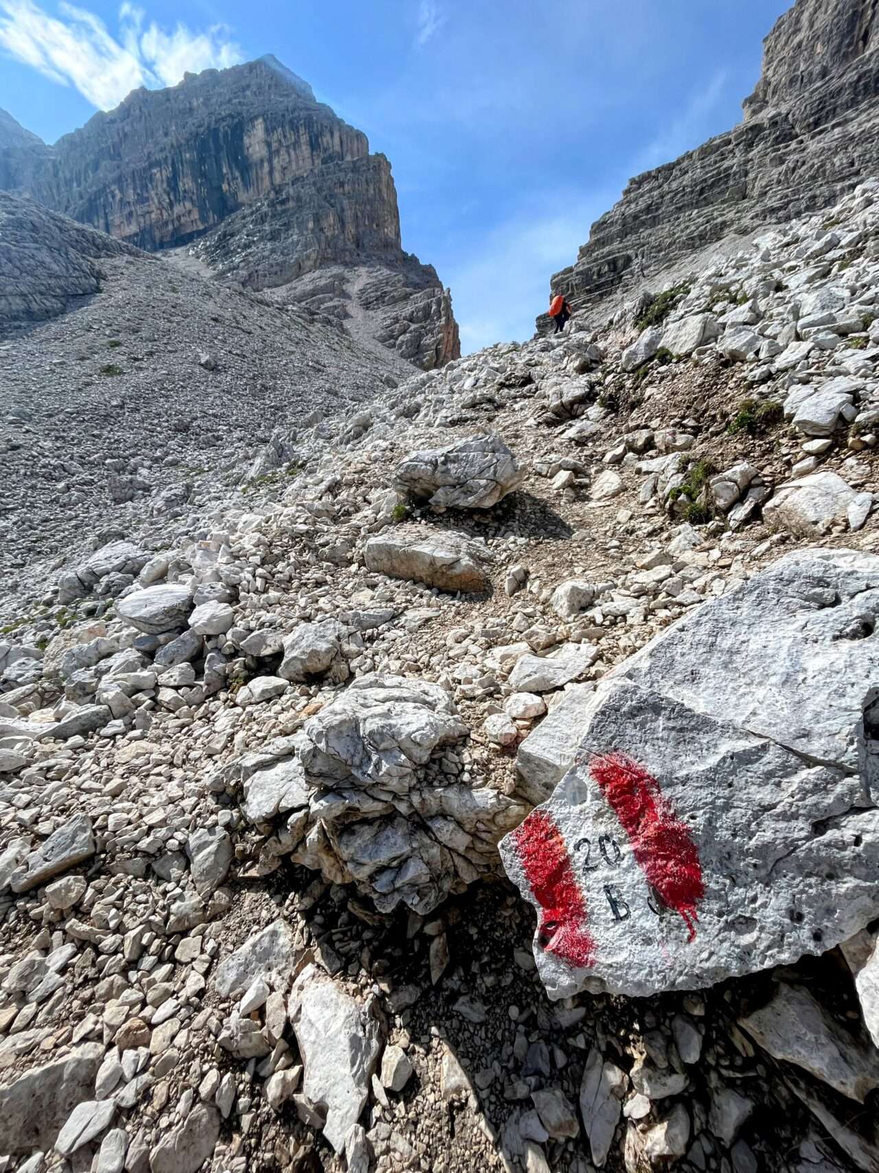 wanderung_dolomiten_hoehenweg_1_etappe_3_rifugio_lavarella_rifugio_lagazuoi_