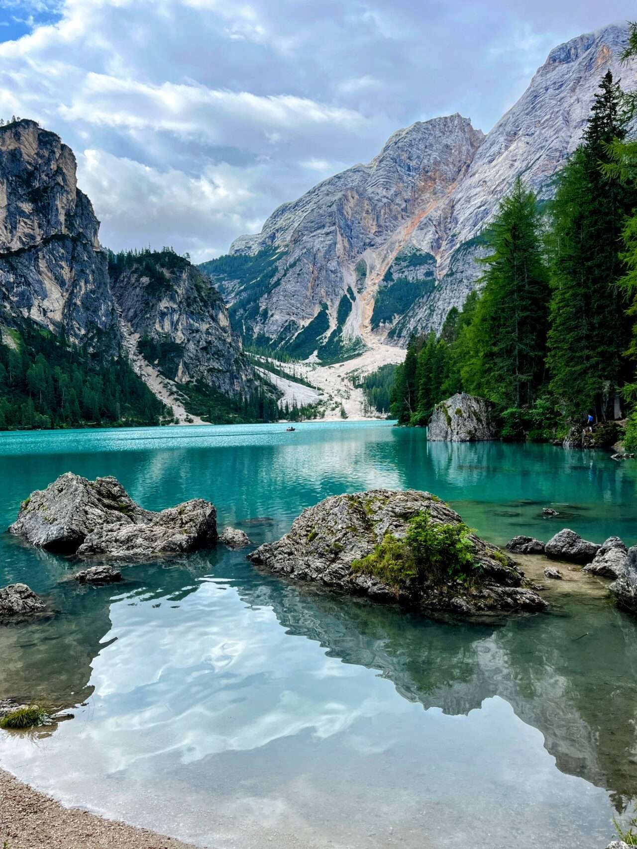 wanderung_dolomiten_hoehenweg_1_etappe_1_pragser_wildsee_rifugio_sennes_