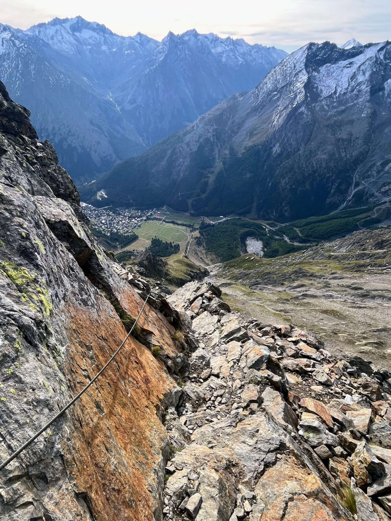 wanderung_saaser_huettentour_tag_4_mischabelhuette_saas_fee_