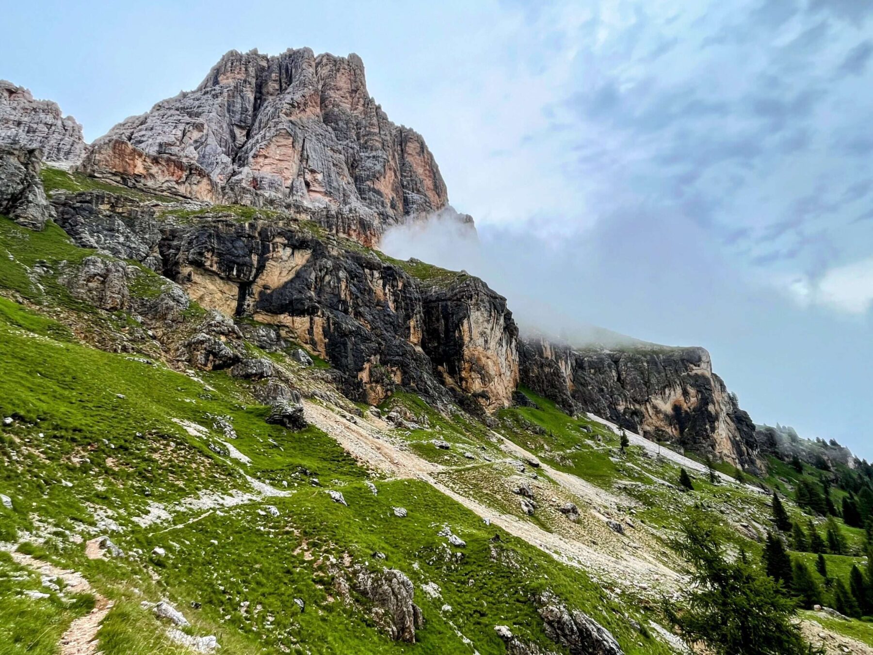 wanderung_dolomiten_hoehenweg_1_etappe_4_rifugio_lagazuoi_rifugio_cinque_torri_