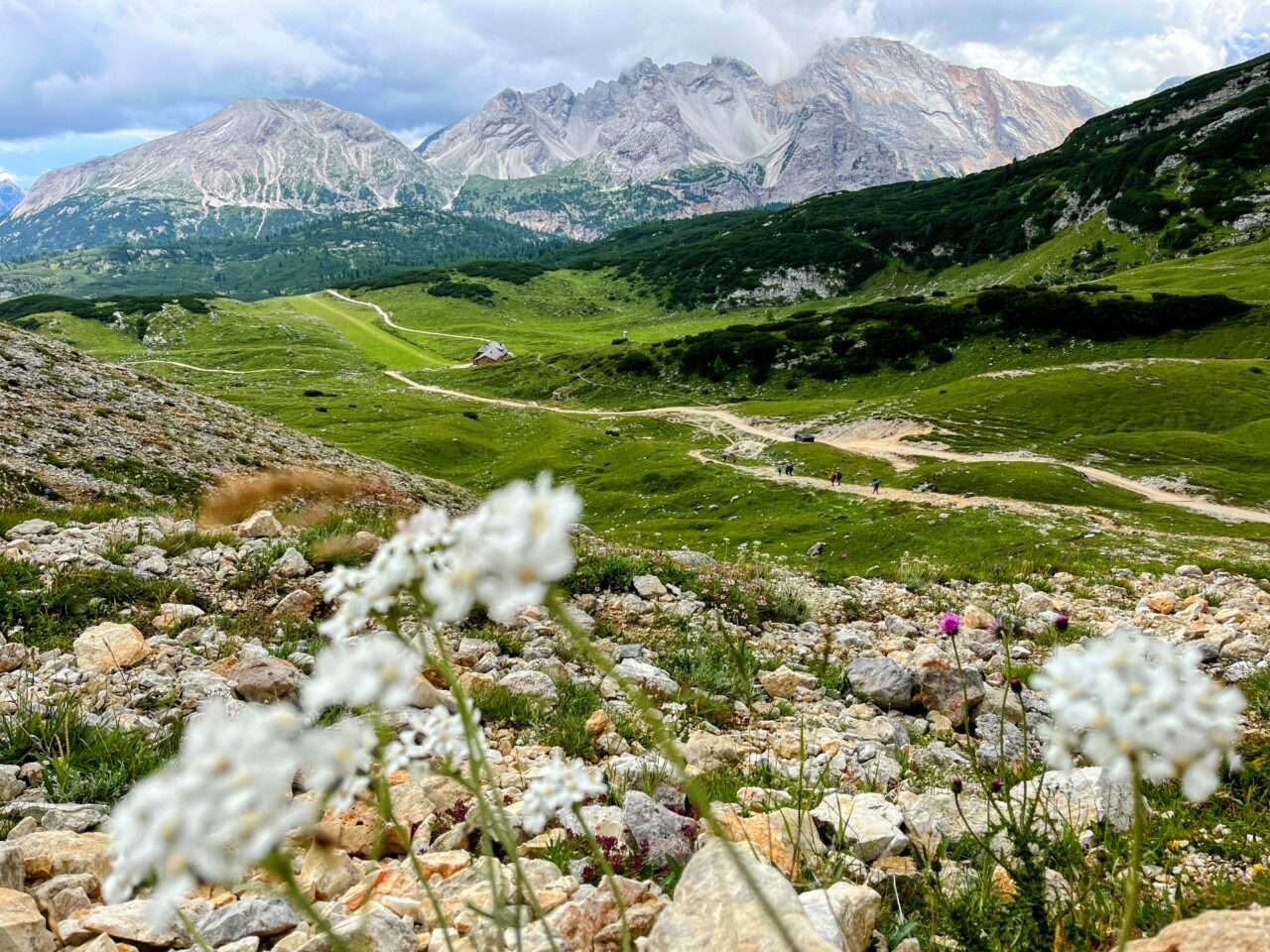 wanderung_dolomiten_hoehenweg_1_etappe_1_pragser_wildsee_rifugio_sennes_