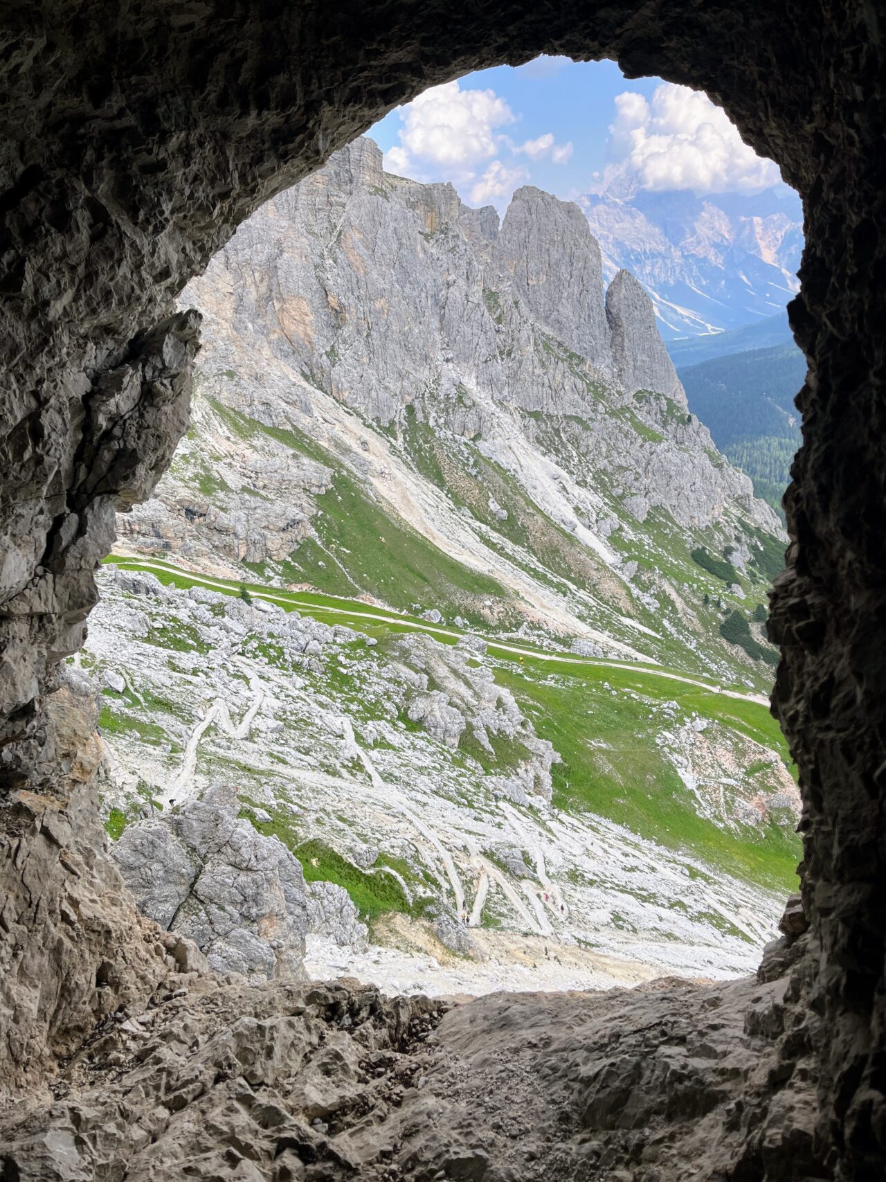 klettersteig_kaiserjägersteig_lagazuoi_tunnel_