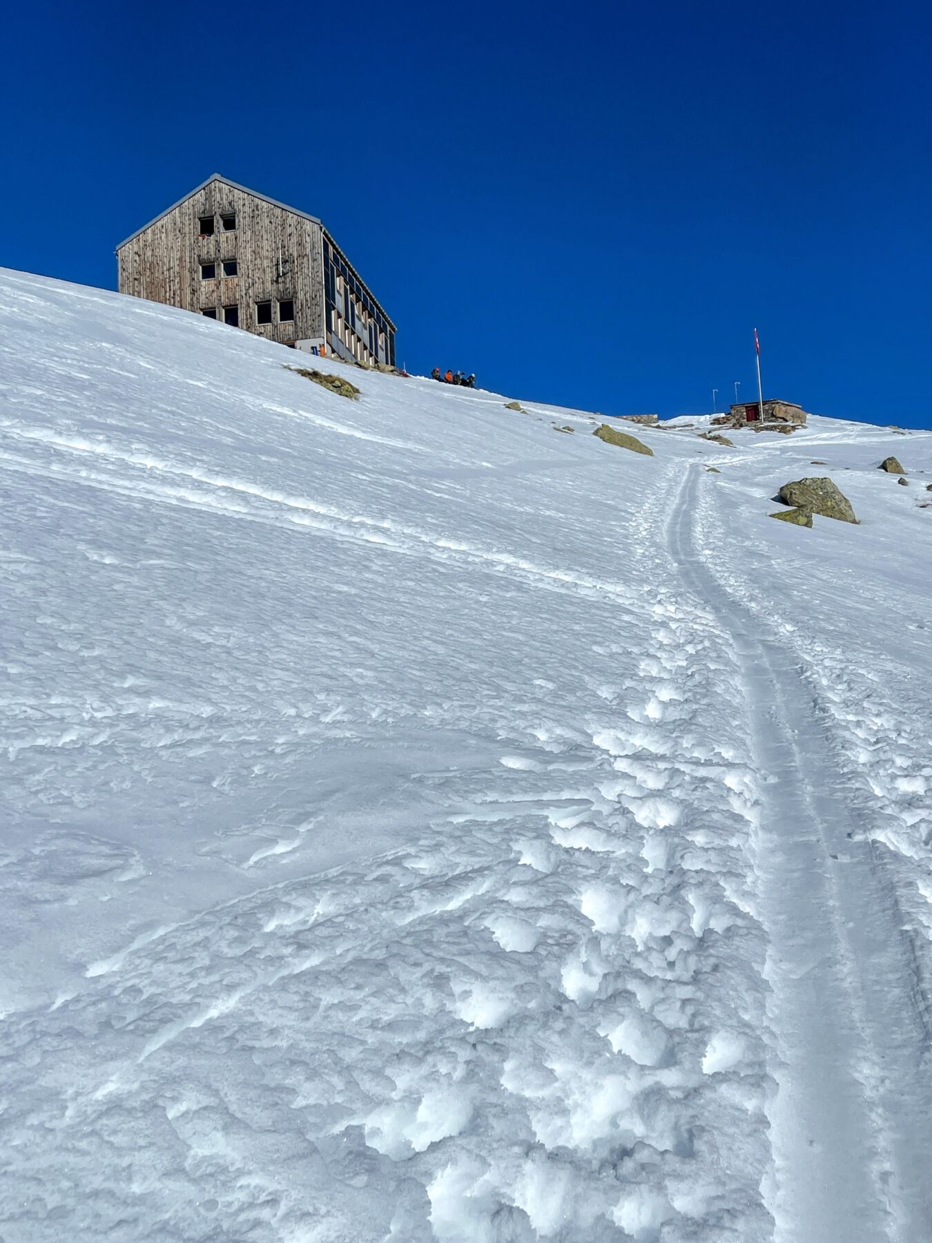 schneeschuhwanderung_berguen_keschhuette_