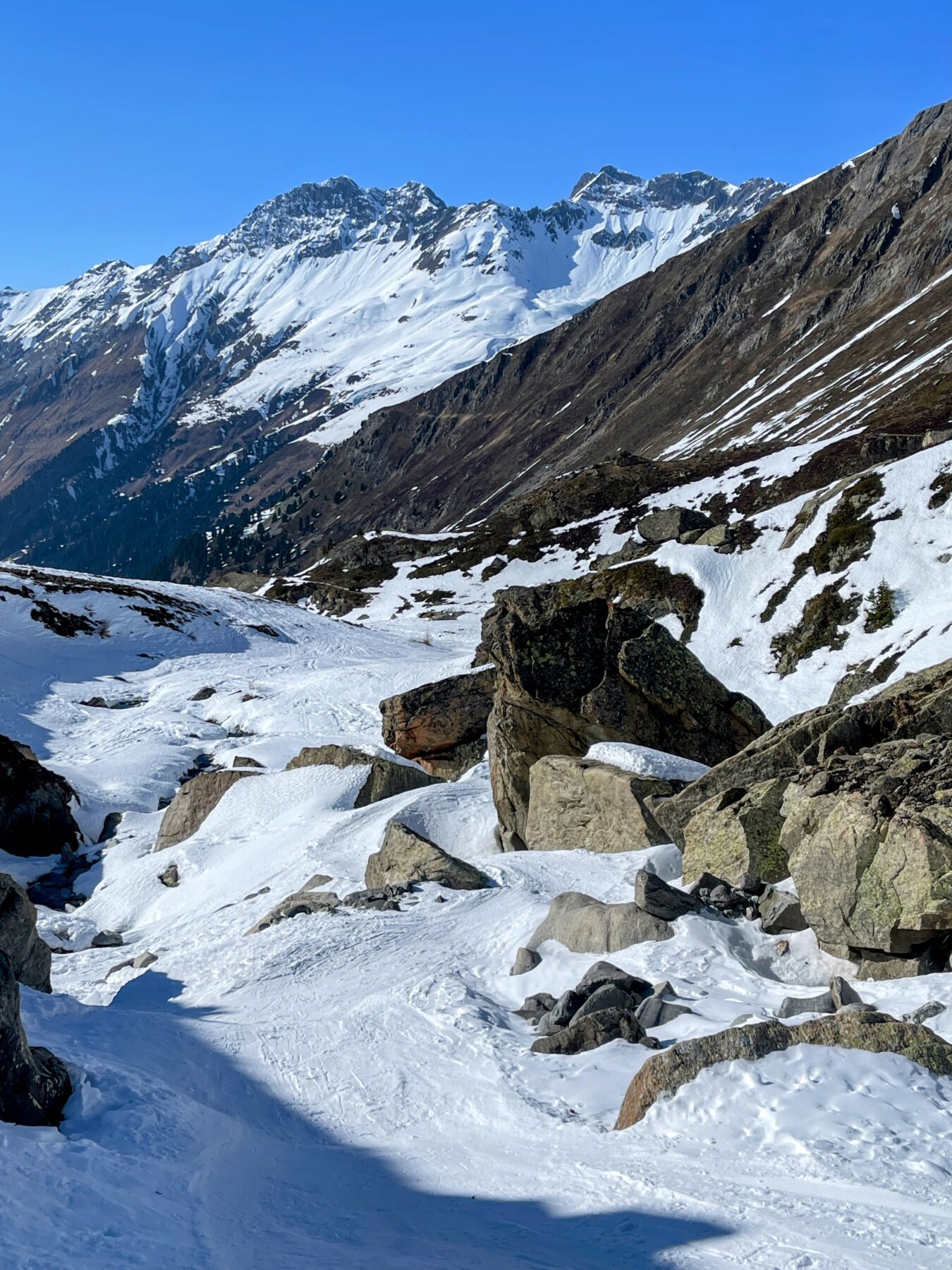 schneeschuhwanderung_berguen_keschhuette_