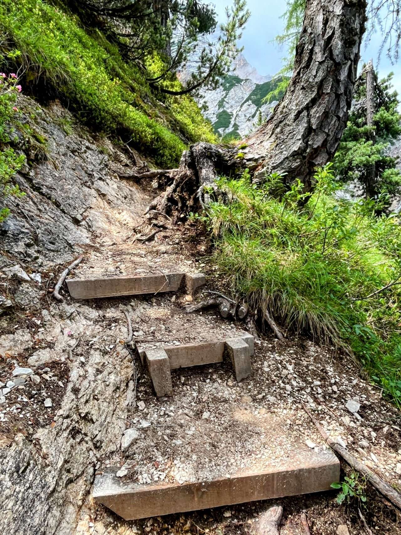 wanderung_dolomiten_hoehenweg_1_etappe_1_pragser_wildsee_rifugio_sennes_
