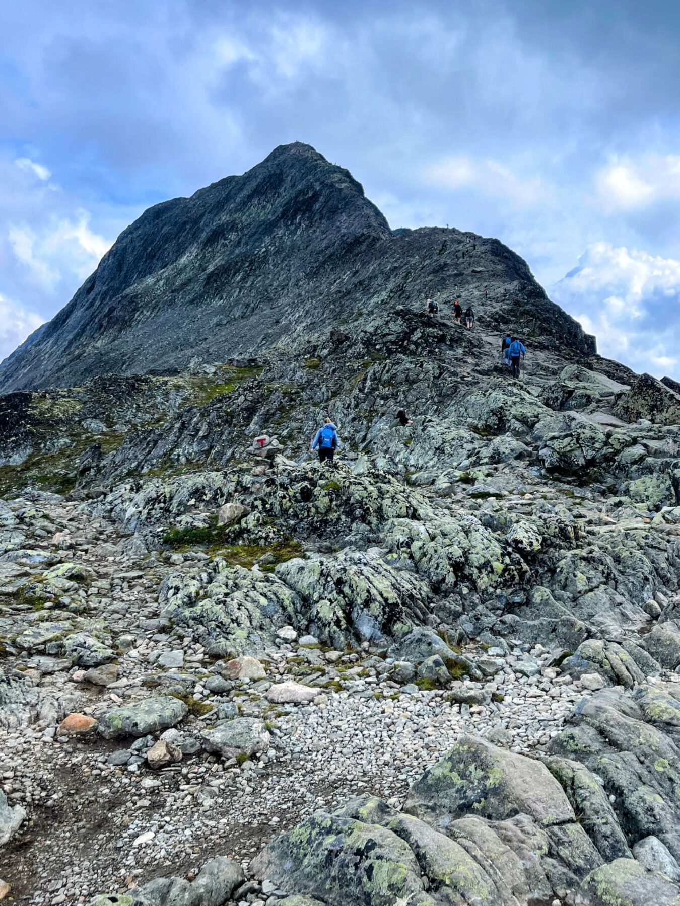 jotunheimen_wanderung_memurubu_besseggen_gjendesheim_