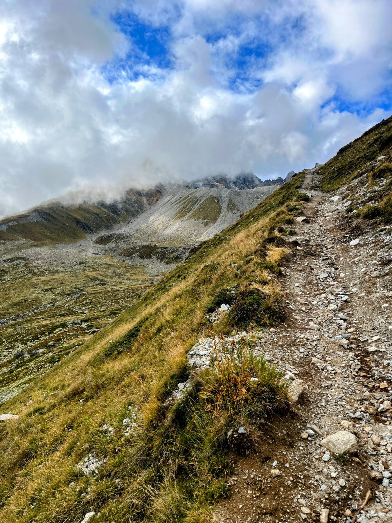 wanderung_bernina_trek_tag_1_madulain_eschahuette_