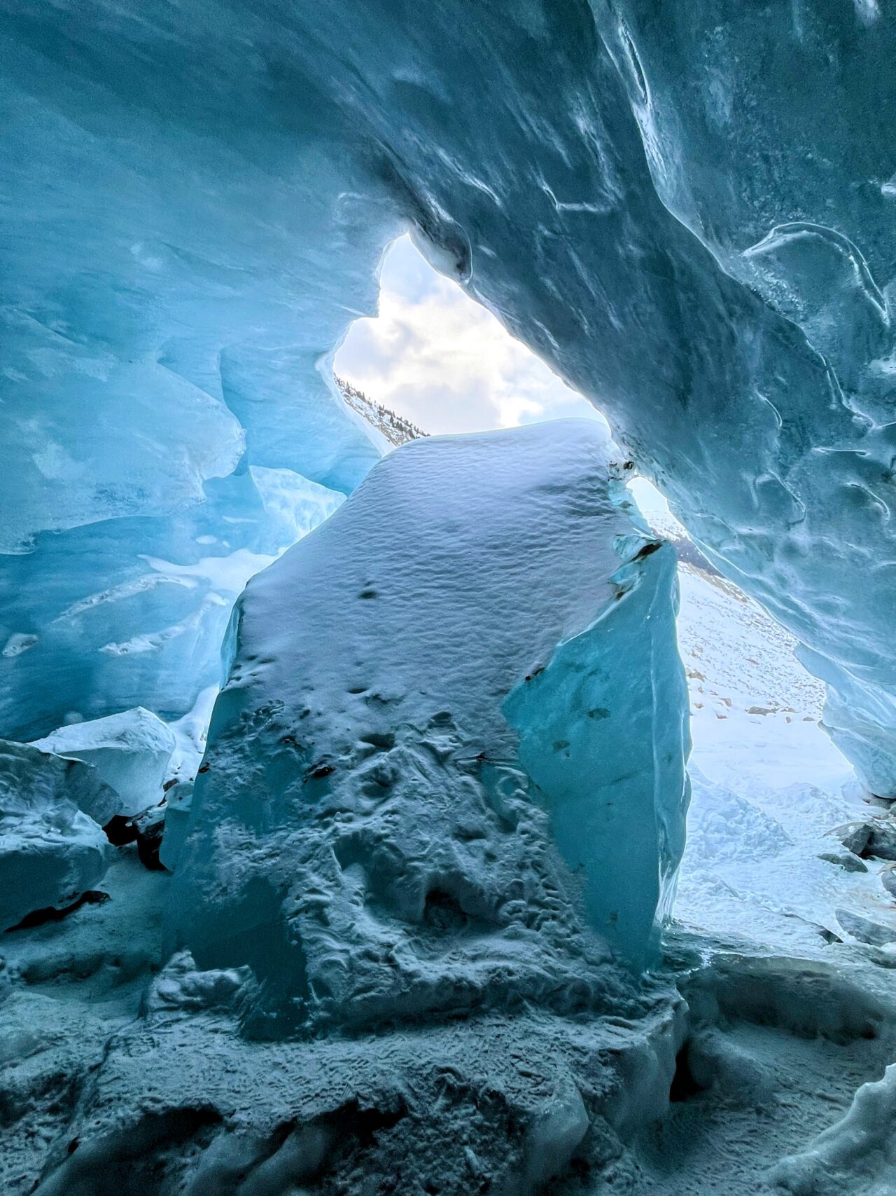 schneeschuhwanderung_gletscherhoehle_morteratschgletscher__IMG_6911